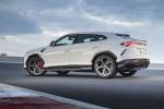Lamborghini Urus Shiny Black Package 2018 года